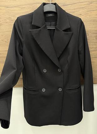 Жіночій піджак укрвїнського бренду vsv, стан ідеальний,крій вільний,але трохи приталений