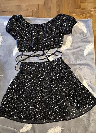 Жіночий літній костюм