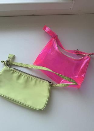 Набор ярких сумочек