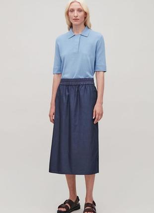 Темно синяя прямая юбка юбка-миди на резинке, с кошенями и разрезом сзади, cos