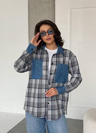 Котонова жіноча сорочка в клітинку з джинсовими вставками