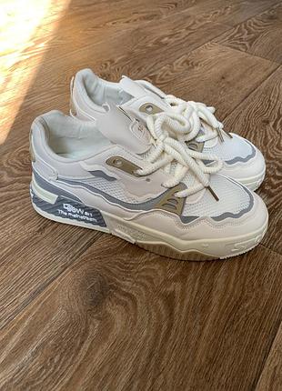 Кросівки на підлітка