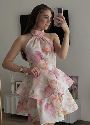 Сукня півонії з відкритою спинкою