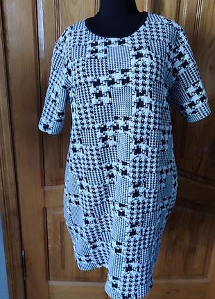 Платье черно-белая клетка фактурный материал батал
