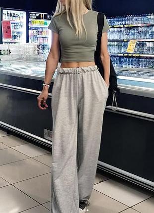 Широкие брюки оверсайз, джоггеры на резинке, палаццо светло серого цвета