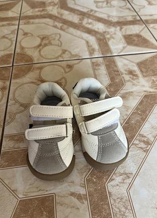Кросівки 18-19 розмір. капчики для малюка