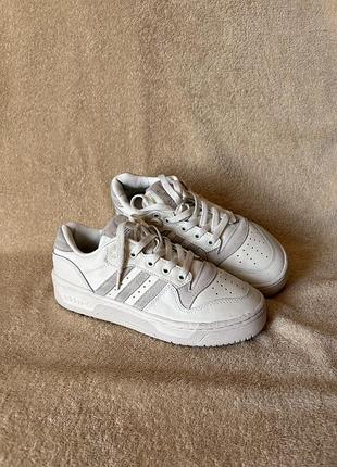 Оригинальные кроссовки adidas rivalry low hq4460 р.36,5