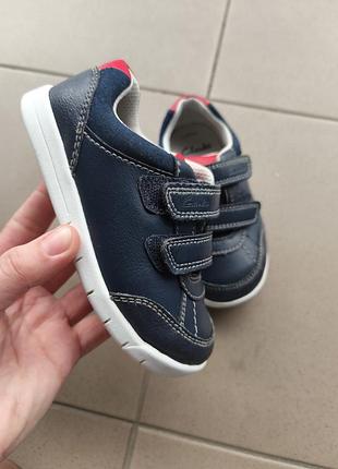 Кожаные кроссовки clarks