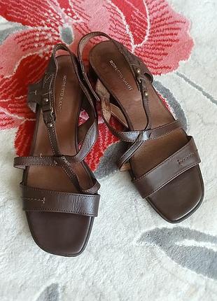 Босоножки женские,натуральная кожа.