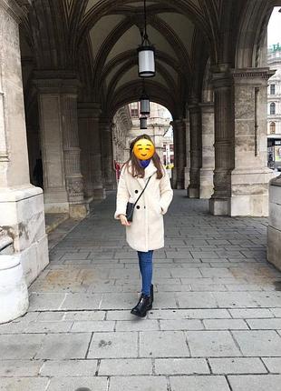 Шуба оверсайз тедді молочного кольору  bershka