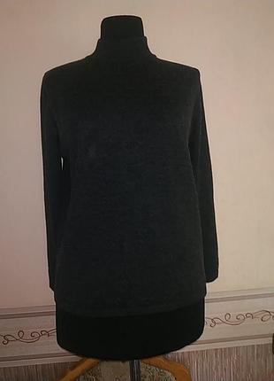 Симпатичный приятный свитер с высоким воротником. hoyse collection.класснл смотрится и тепло. пог50 поб51см. длина60см