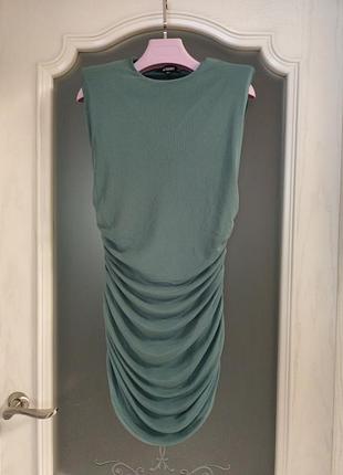 Коротке жіноче плаття