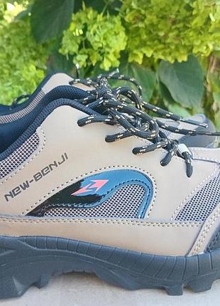 Кроссовки, абсолютно новые!!!легкие, подошва прорезиненная, не скользкие!! унисекс,цвет хаки,размер потолков есть в фото