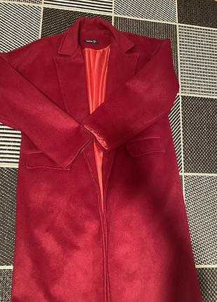 Пальто бордове