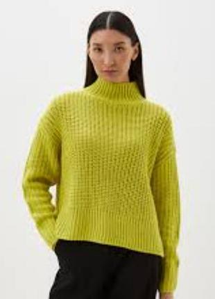 Жіночий светр