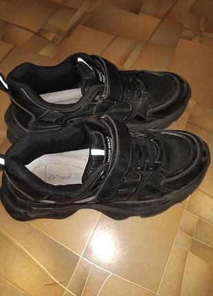 Кросівки 36р 23 см устілька