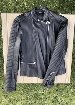 Косуха чорна жіноча екошкіра