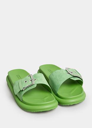 Жіночі шльопанці