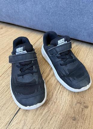Кросівки nike. розмір 27 (устілка 16см)