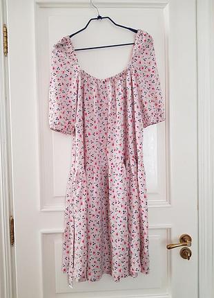 Сукня в квіточку в романтичному стилі