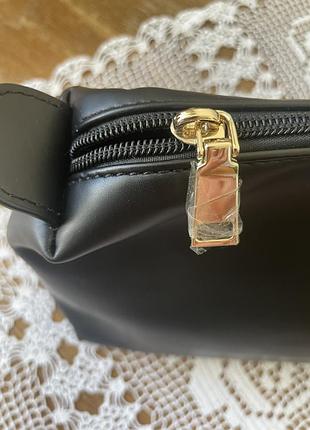 Велика чорна косметичка bellevory оригінал сумочка органайзер несессер практично в новому стані можна як вкладка в сумку що не має змійки