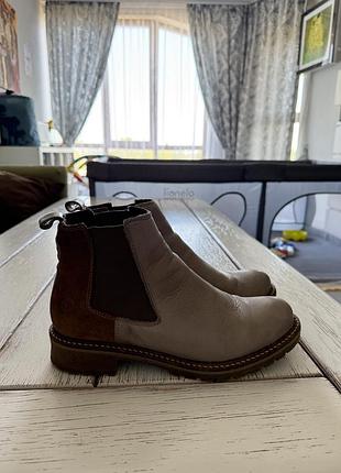 Осінні шкіряні черевики