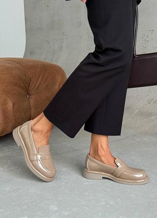Женские туфли натуральная лакированная кожа бежевые, кожаные женские лоферы 11703