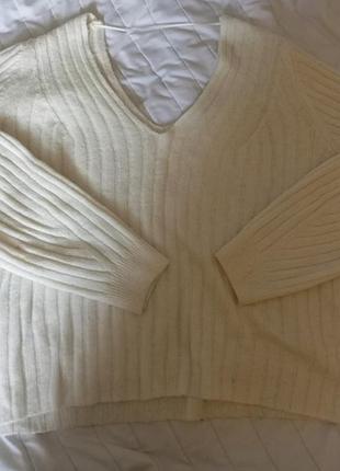 Вязаный легкий светорец молочного цвета