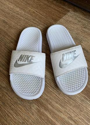 Шльопанці nike р.39 сланці