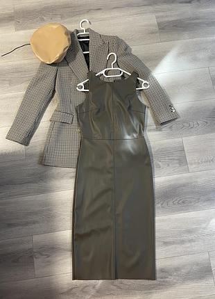 Сукня шкіряна жіноча міді , піджак zara, , берет , розмір хс, або маленька с  , стильний образ на осінь