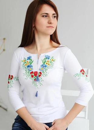 Женская вышитая кофточка вышиванка