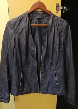 Красивая и приятная на ощупь куртка