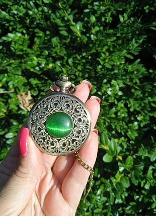 Часы кулон винтаж на цепочке.кварц.