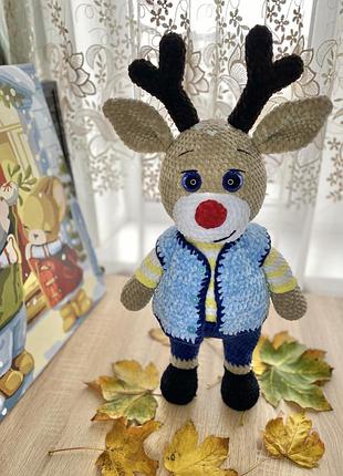 Плюшевий олень ручної роботи (вʼязаний)