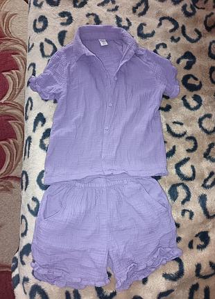 Летний детский сиреневый костюм жатка шортики плюс рубашка на пуговках
