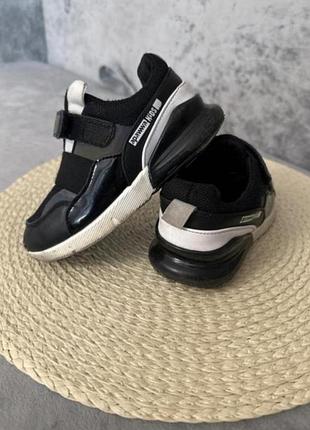 Кроссовки стан на фото чуточку взбиты носки от вело бега