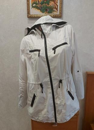 Куртка ветровка