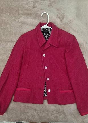 Женское осенне/весеннее стильное пальто, марки east, размер m, маленькая посадка.