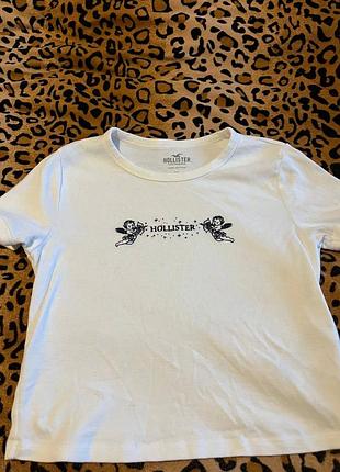 Класна біла футболка