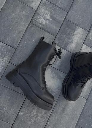 Чоботи на шнурівці трендові чорні на платформі нові 38 розмір