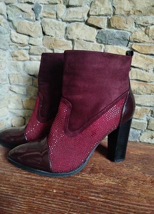 Черевики на каблуку