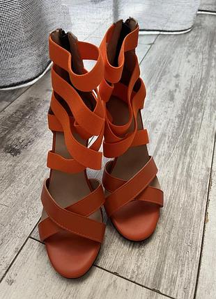 Жіночі босоніжки