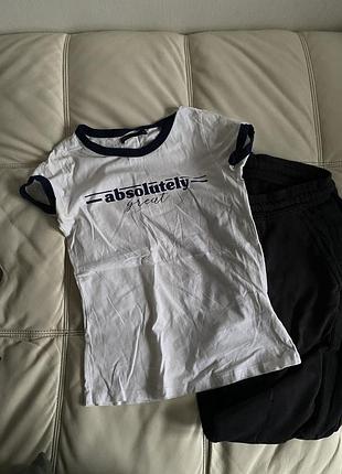 Футболка з синіми вставками  стан нової  розмір s  100% бавовна