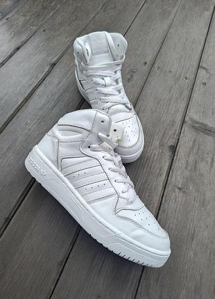 Кроссовки адедас высокие кроссовки. кроссовки 38 размер. кроссовки adidas. кроссовки. кожаные кроссовки.