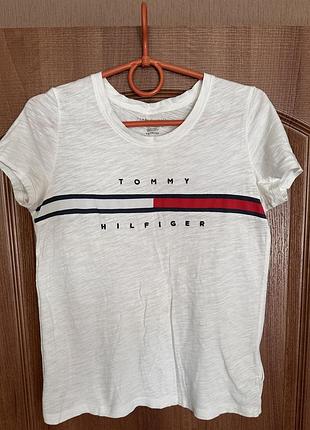 Футболка  tommy