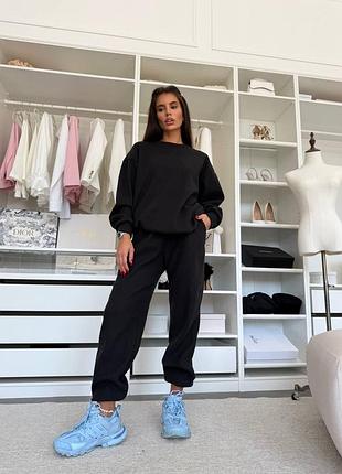 Базовий оверсайз костюм з ангори 🌿 комфорт і розкішний вигляд у кожній деталі ✨
розміри: 42-44, 46-48 | кольори: чорний, беж | мод.387