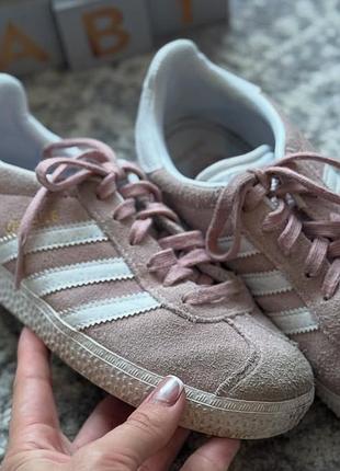 Кросівки на дівчинку adidas gazelle