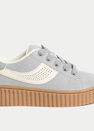 Детские кроссовки