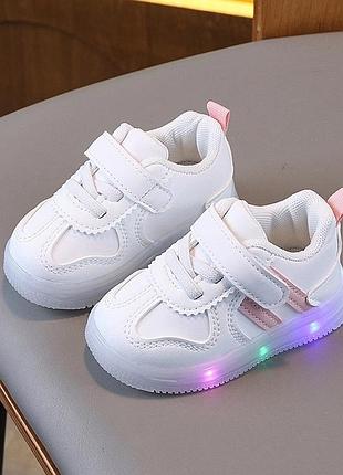 Лед кроссовки для девочек