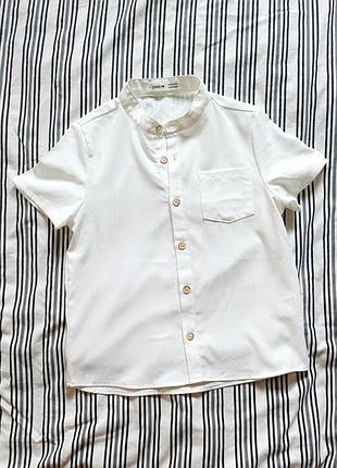 Белая рубашка для мальчика с коротким рукавом,воротник стойка shein 6 лет